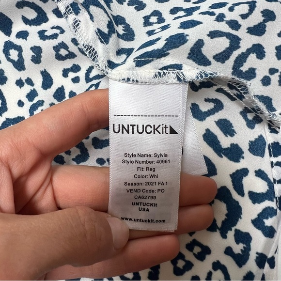 Untuckit women’s leopard print blue white button down shirt us4 L105-33 - Picture 4 of 4